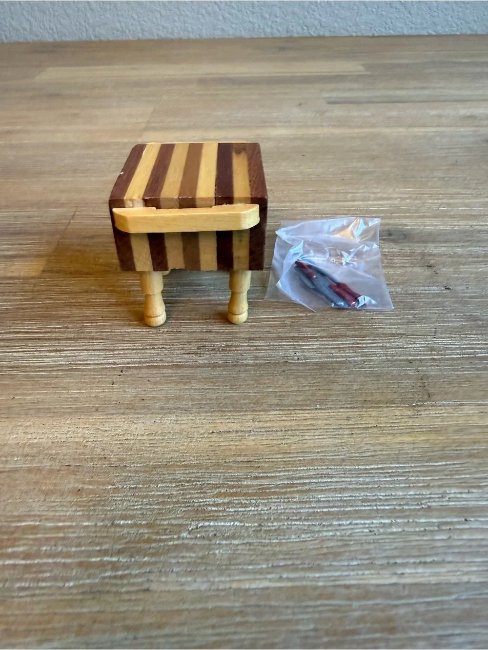 Brinn’s brown miniature